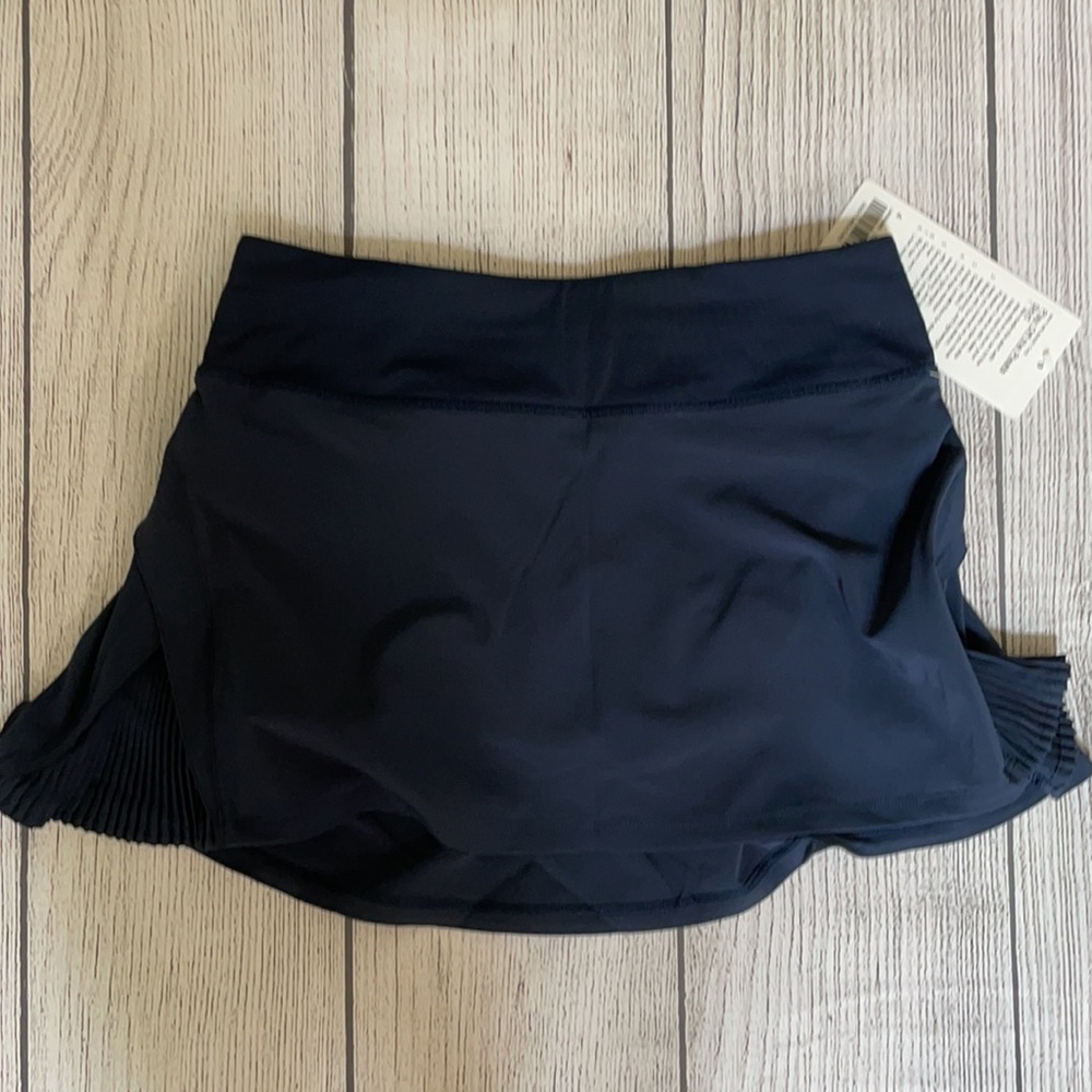NWT LULULEMON Play Off The Pleats Black size 4 Regular - Picture 2 of 13
